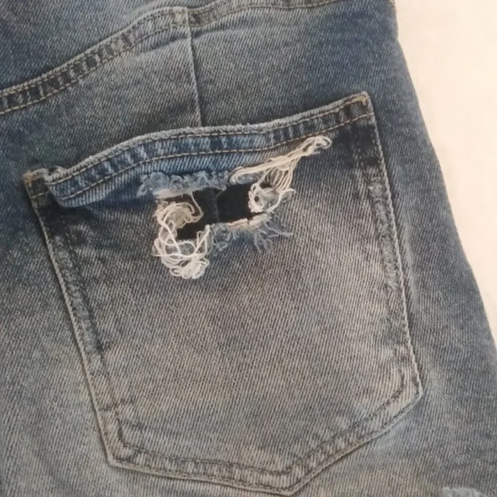 Kendall & Kyle women's junior's size 5/27 distressed high rise shorts